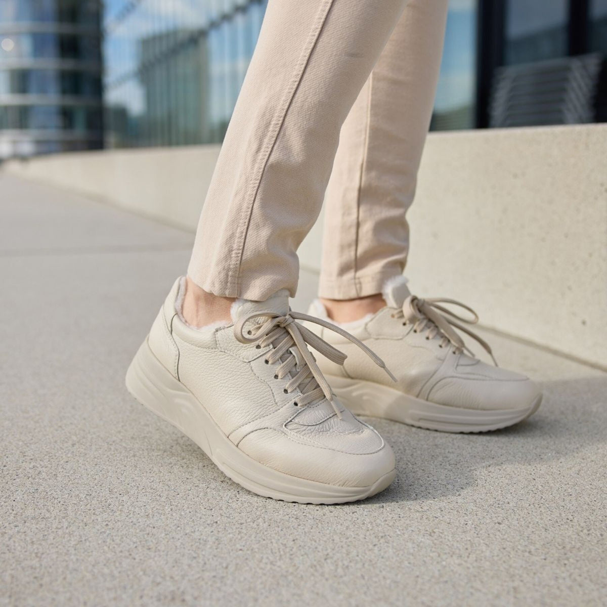 warmer Wintersneaker Hirschleder beige