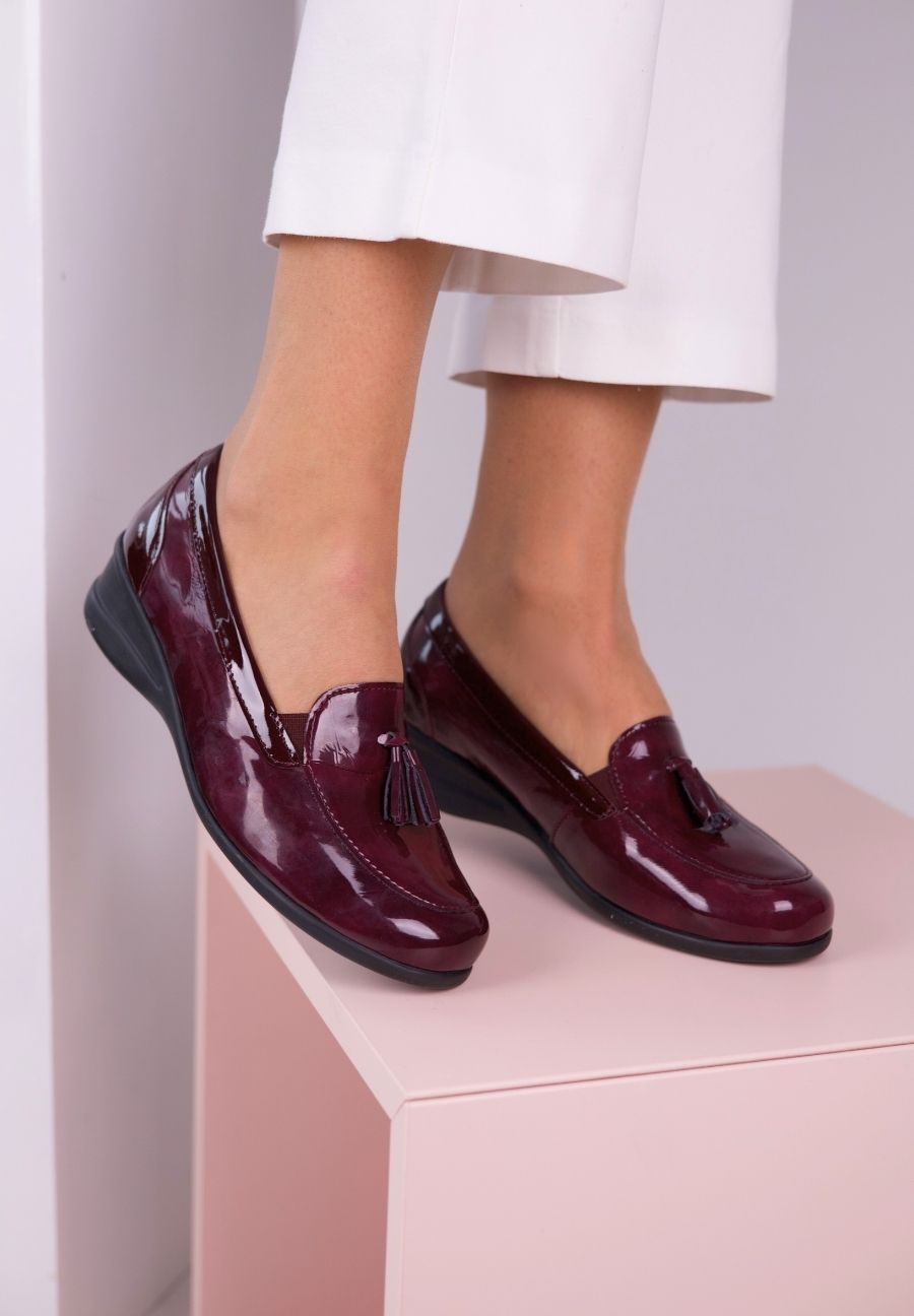 modischer Slipper Leder/Stretch aubergine