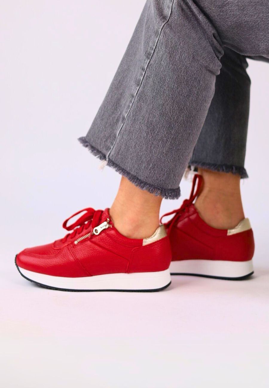 sagenhafter Sneaker Hirschleder rot