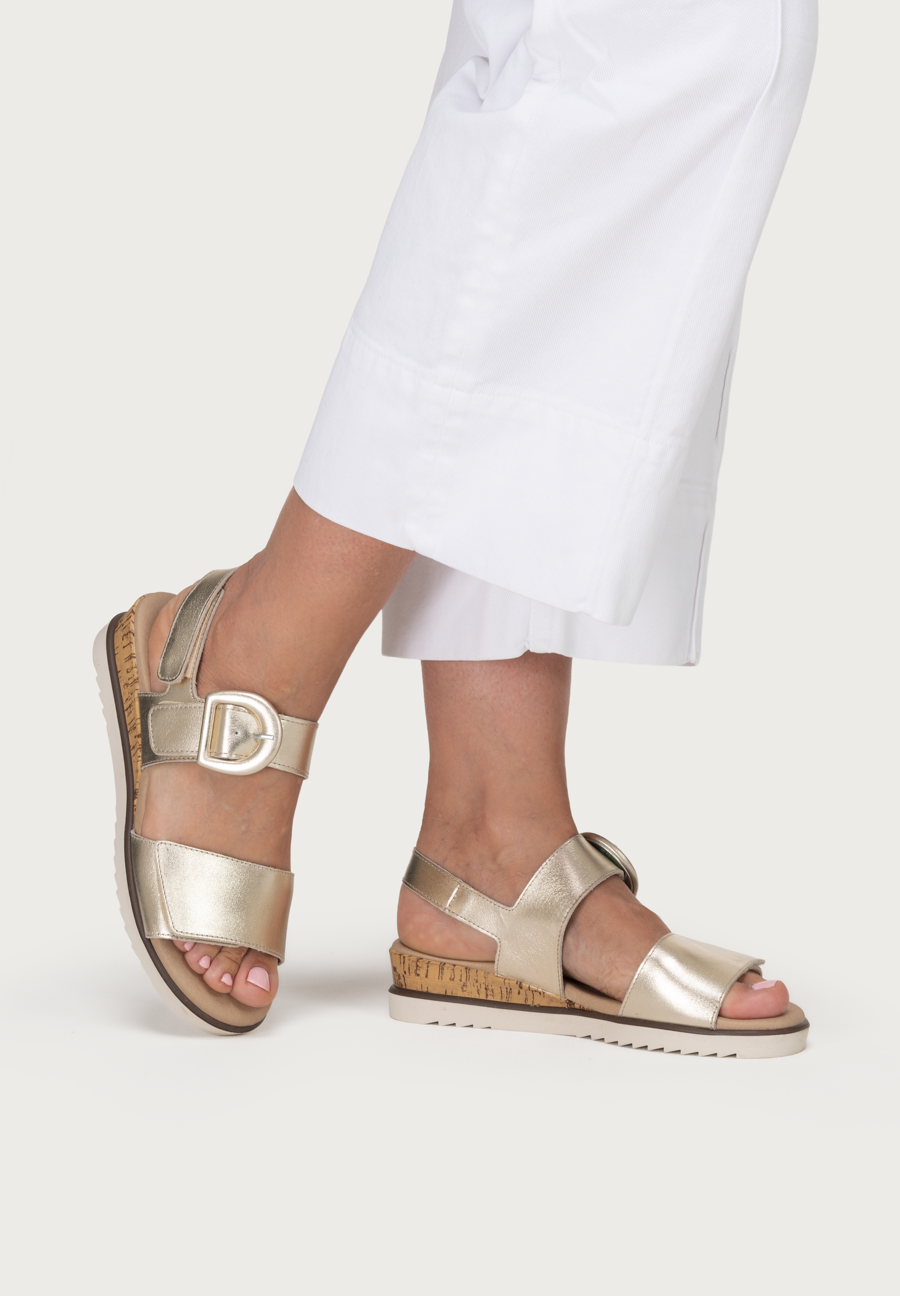 zarte Sandalette echt Leder gold