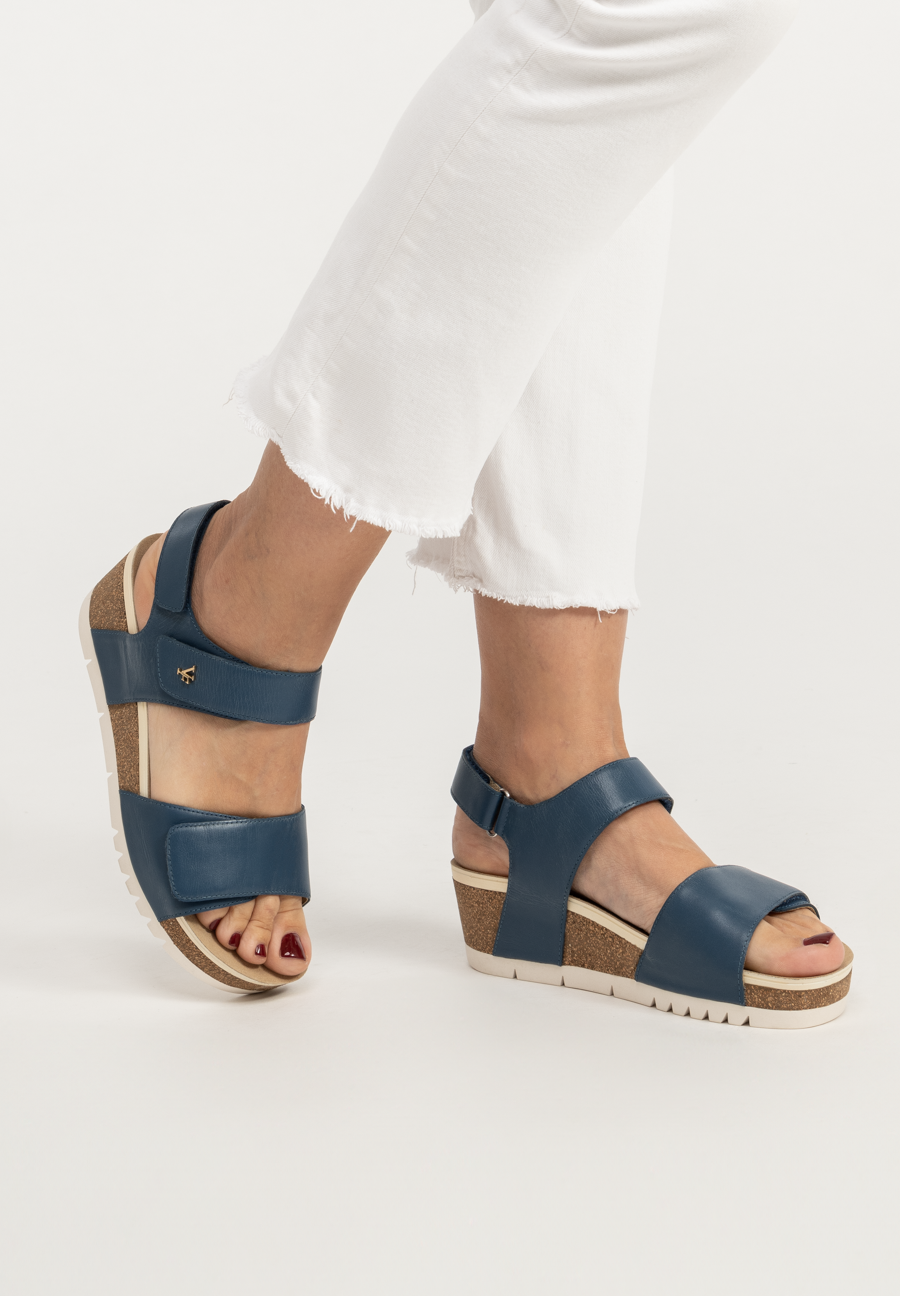 sehenswerte Sandale Softnappaleder jeansblau